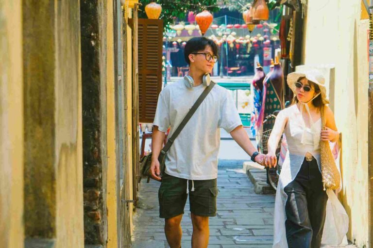 Best Summer Outfits for Travel and Outdoor Activities