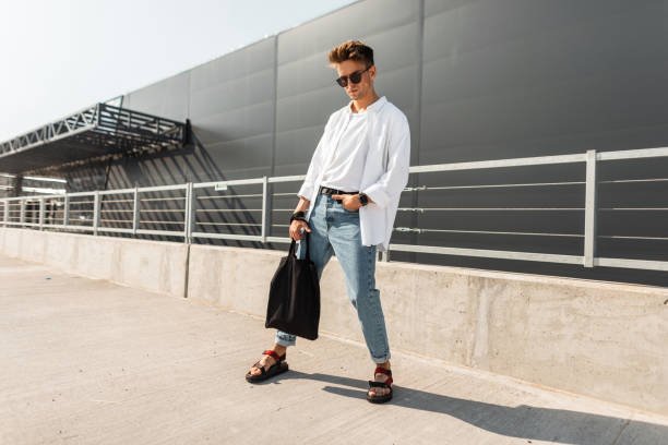 Minimalist Summer Outfits: Simple Fashion Ideas for a Clean and Stylish Look