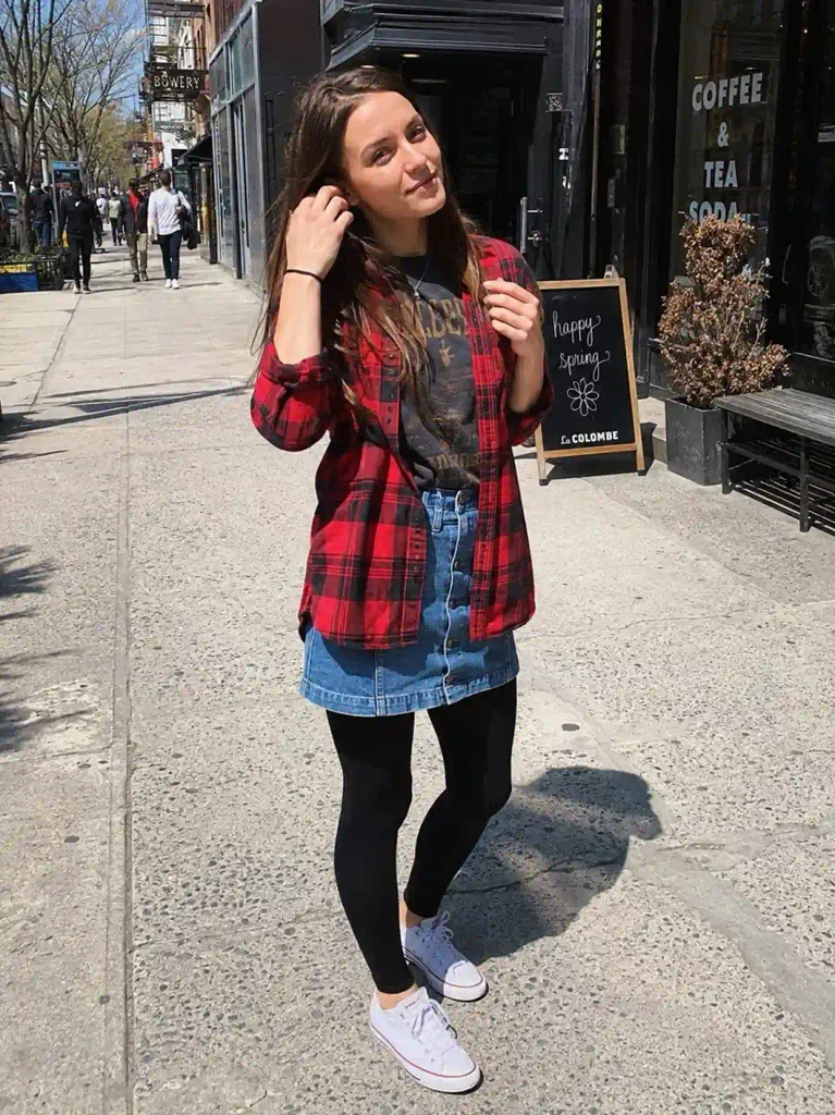 Mini skirt with a graphic te
