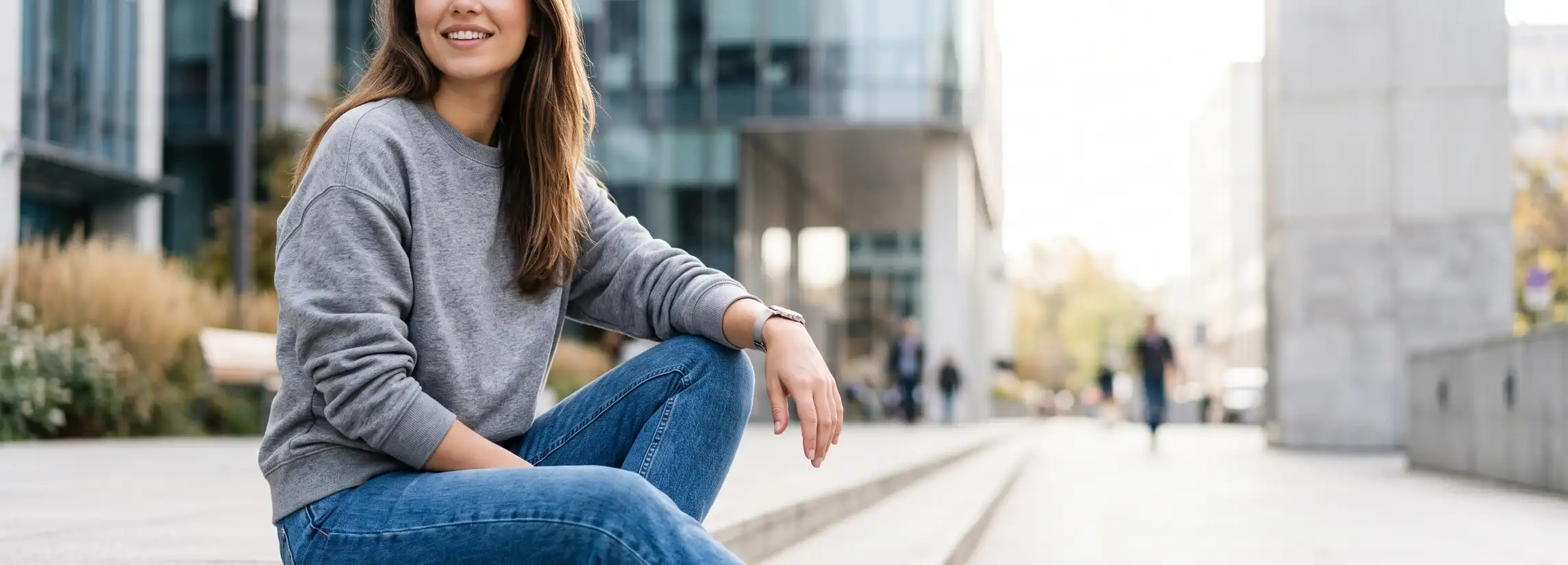 Jeans And A Sweatshirt Outfit